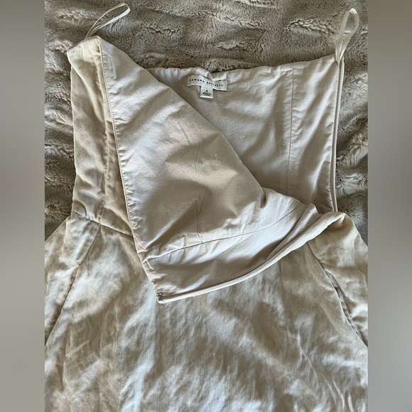 Banana Republic Strapless Crinkled Velvet dress with tulle underskirt, size 4 - Picture 7 of 16